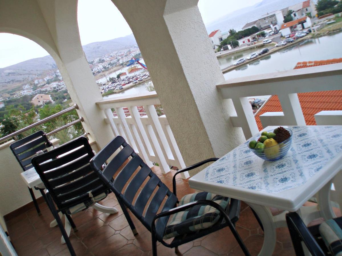 Apartments Tatjana Паг Екстериор снимка