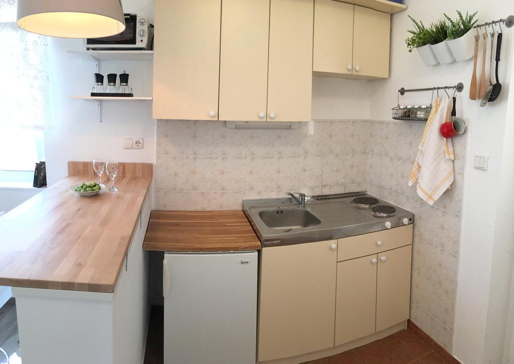 Apartments Tatjana Паг Екстериор снимка