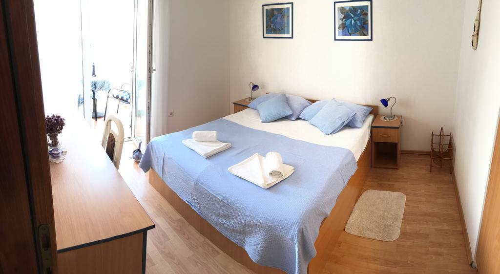 Apartments Tatjana Паг Екстериор снимка